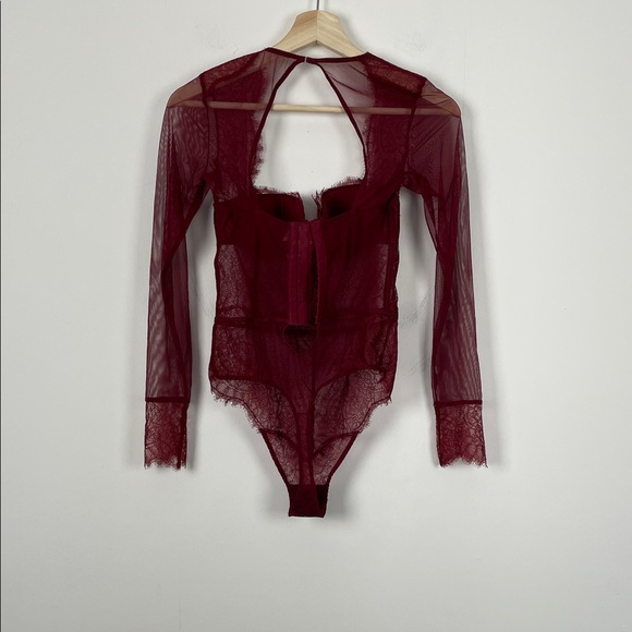 Victoria's Secret Sheer Lace Women's 34A Teddy Thong Long Sleeve Padded Bodysuit - Picture 4 of 7